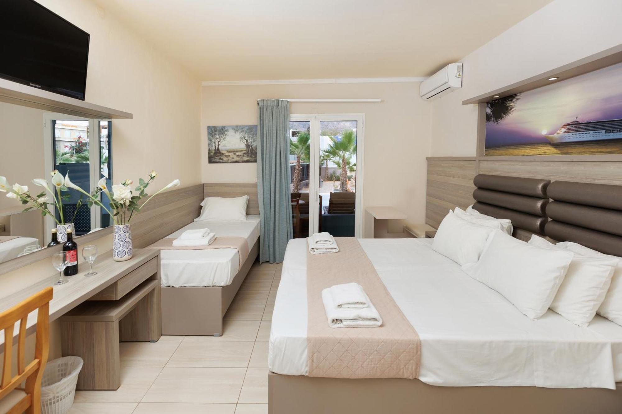 Sunbay Hotel Hersonissos  Bagian luar foto